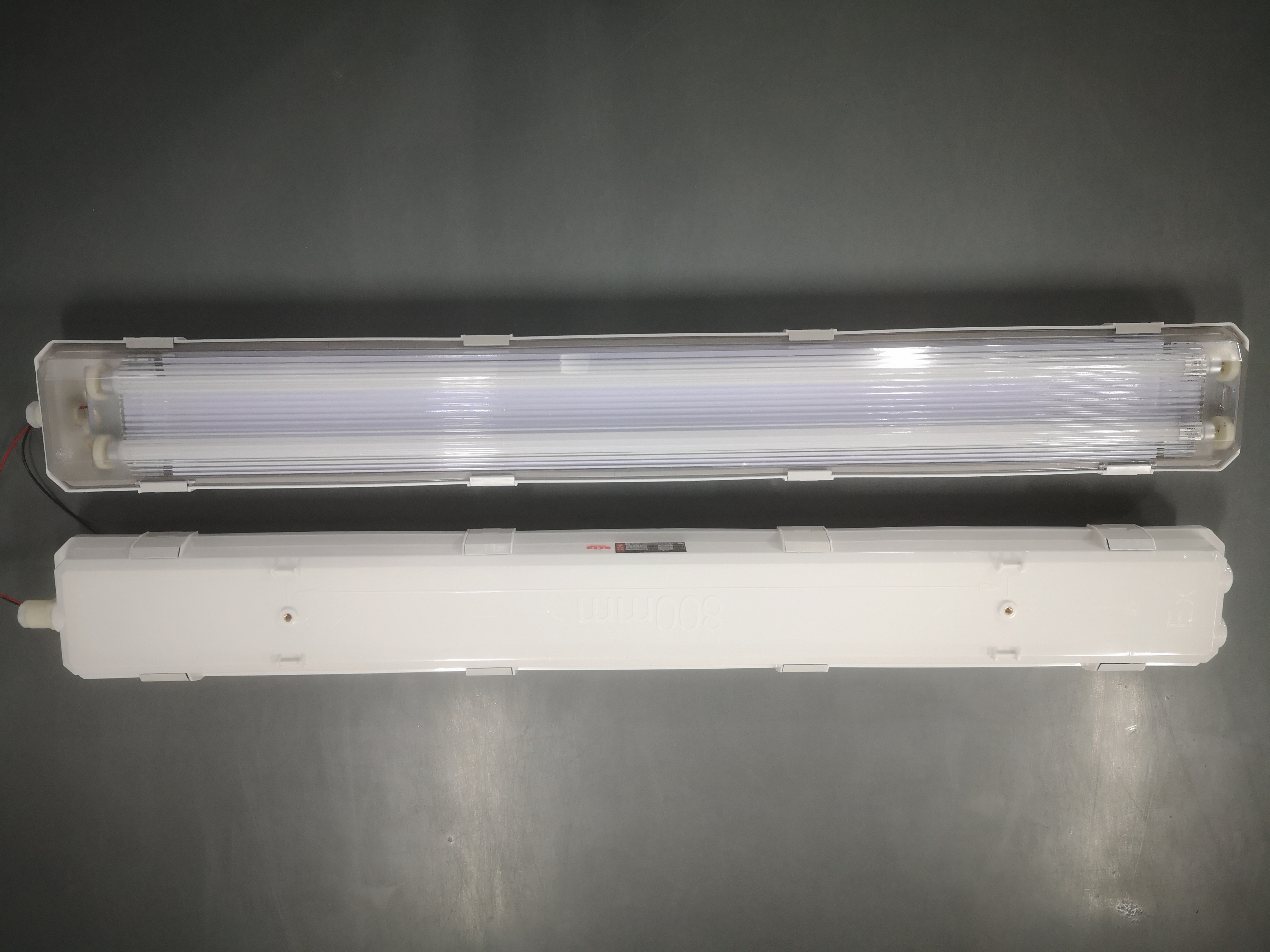 新黎明防爆防腐全塑荧光灯
